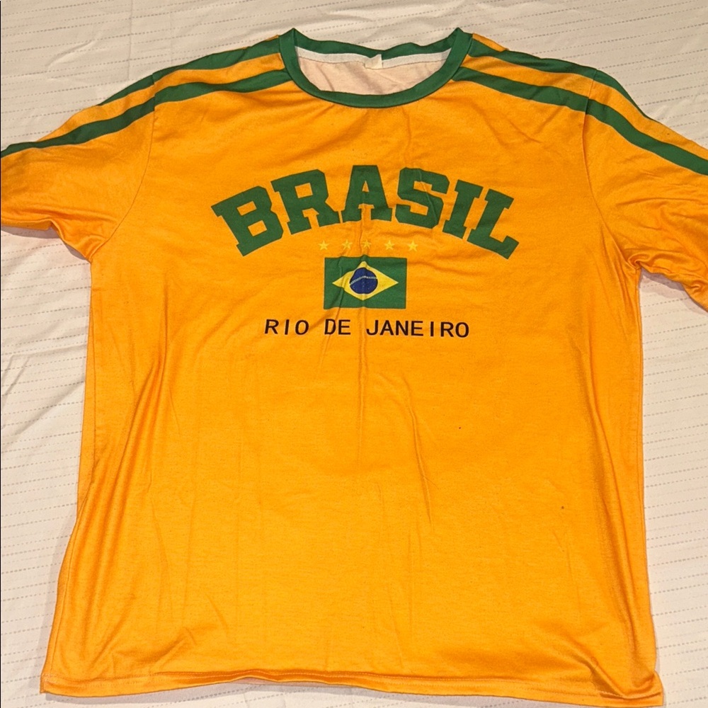 Brasil Men's Yellow and Green T-Shirt